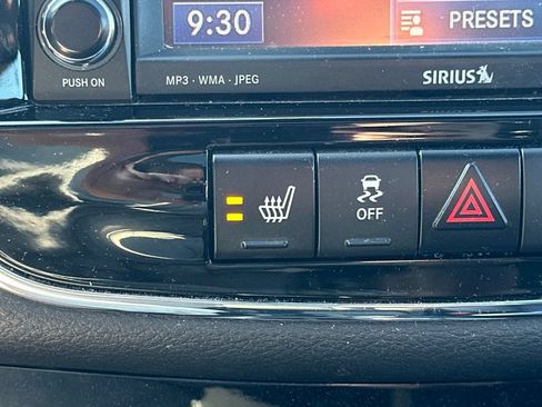 Used 2013 Chrysler 200 Limited w/ Sun/Sound Group FWD image 6