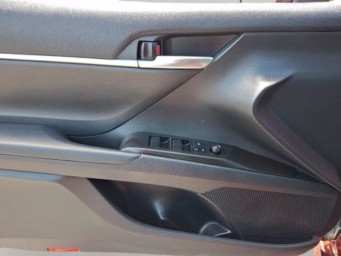 Used 2021 Toyota Camry LE w/ Carpet Mat Package (TMS) AWD/4WD image 10