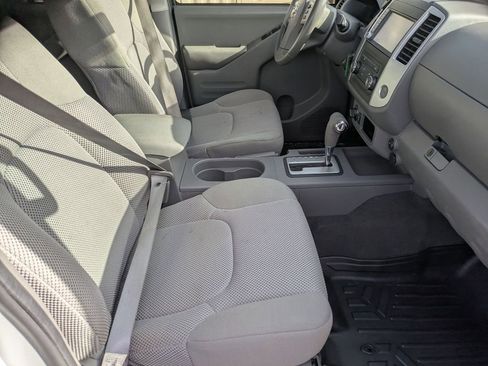 Used 2019 Nissan Frontier SV image 23