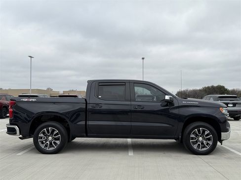 Certified 2022 Chevrolet Silverado 1500 LT image 3