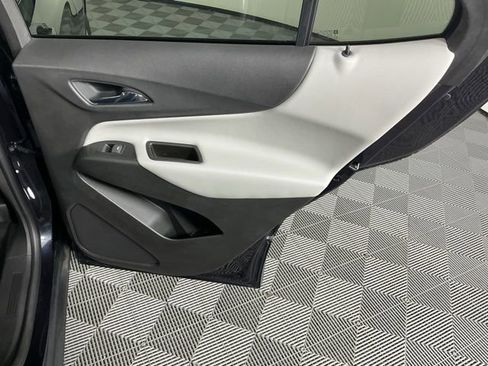 Used 2020 Chevrolet Equinox LS w/ LS Convenience Package FWD image 12