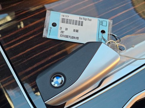 New 2026 BMW X5 xDrive50e image 32