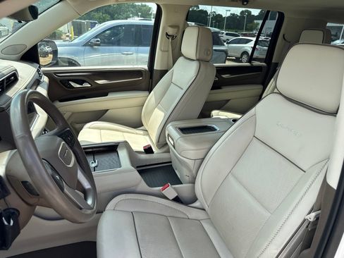 Used 2022 GMC Yukon XL Denali w/ Denali Premium Package RWD image 14