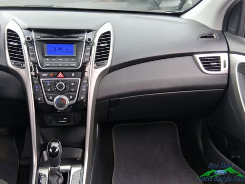 Used 2016 Hyundai Elantra GT FWD image 16