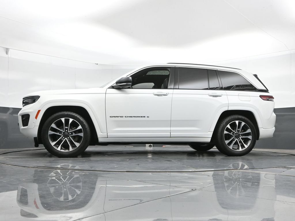 Used 2022 Jeep Grand Cherokee Overland AWD/4WD image 46