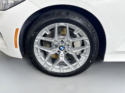 Used 2025 BMW 330i Sedan w/ M Sport Package image 38