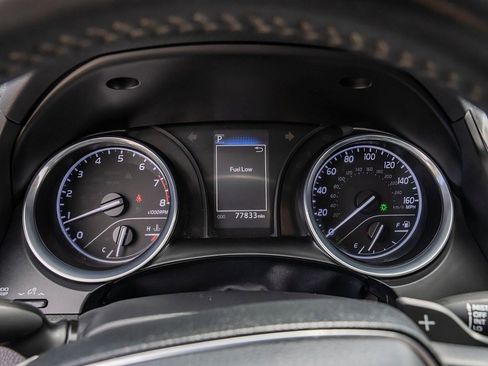 Used 2020 Toyota Camry SE image 29