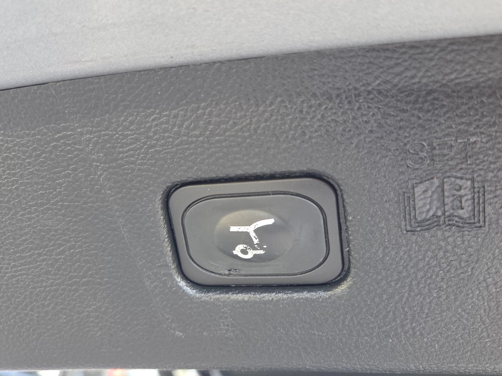 Used 2024 Ford Edge Titanium AWD/4WD image 14