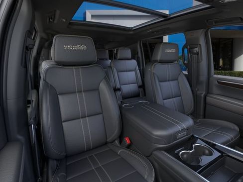 New 2026 Chevrolet Suburban High Country AWD/4WD image 17