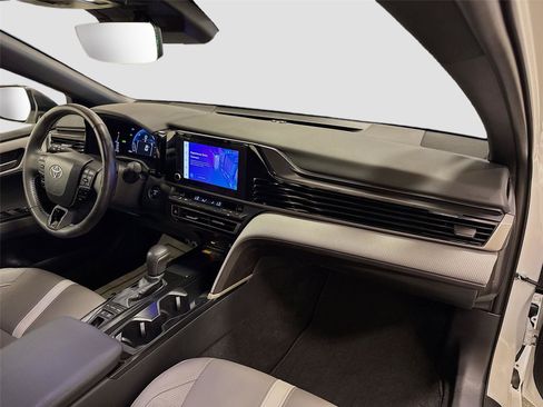 Used 2026 Toyota Camry SE FWD image 27