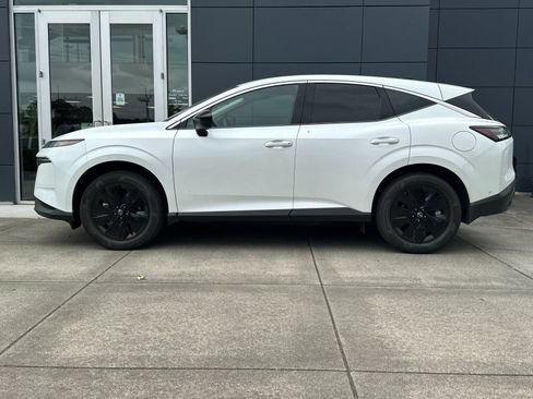 Used 2025 Nissan Murano SV AWD/4WD image 6
