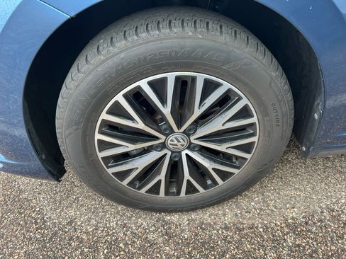Used 2021 Volkswagen Jetta SE FWD image 9