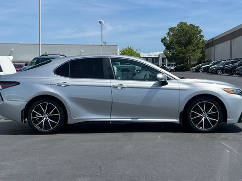 Certified 2021 Toyota Camry SE w/ Convenience Package FWD image 6
