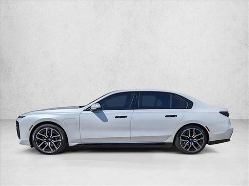New 2026 BMW 750e xDrive image 9