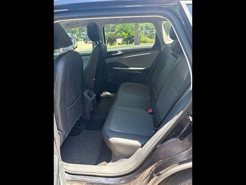 Used 2023 Volkswagen Taos SE w/ Panoramic Sunroof Package FWD image 6