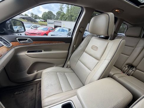 Used 2013 Jeep Grand Cherokee Overland w/ Advance Technology Group RWD image 24