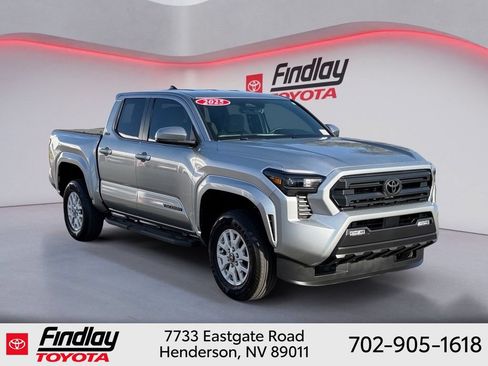 Certified 2025 Toyota Tacoma SR5 AWD/4WD image 4