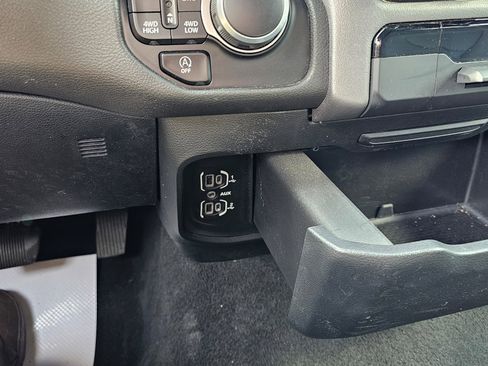 Used 2023 RAM 1500 Big Horn image 31