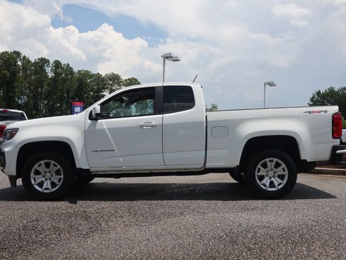 Used 2022 Chevrolet Colorado LT w/ Fleet Safety Package AWD/4WD image 2