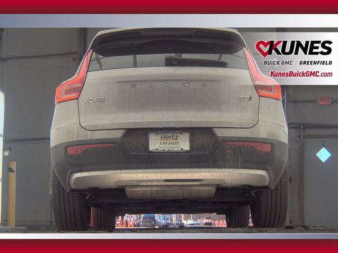 Used 2024 Volvo XC40 B5 Core image 31