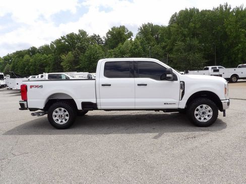 Used 2024 Ford F250 XLT w/ FX4 Off-Road Package AWD/4WD image 9