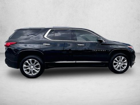 Used 2019 Chevrolet Traverse Premier w/ Driver Confidence II Package FWD image 5