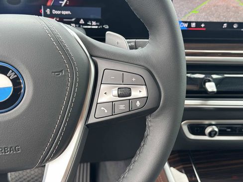 New 2026 BMW X5 xDrive50e w/ Premium Package image 28