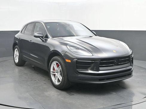 Certified 2023 Porsche Macan AWD/4WD image 9