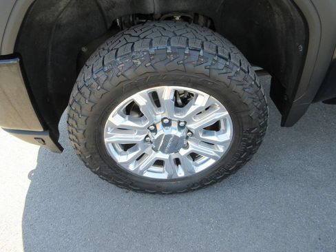 Certified 2021 GMC Sierra 2500 Denali w/ Denali Ultimate Package AWD/4WD image 17