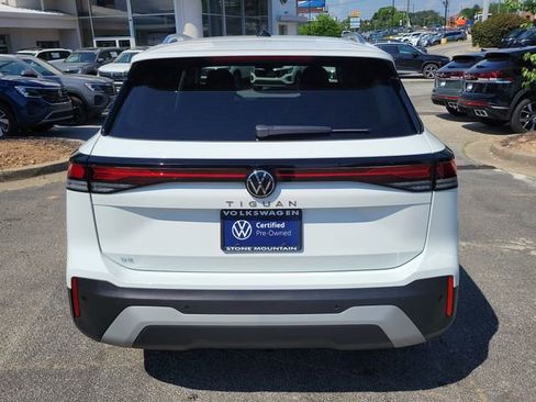 Used 2025 Volkswagen Tiguan SE FWD image 5