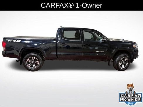 Used 2016 Toyota Tacoma TRD Sport image 3