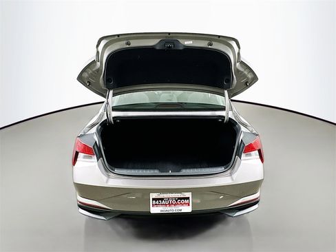 Used 2022 Hyundai Elantra SEL image 27