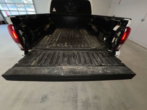 Used 2019 Toyota Tacoma TRD Sport w/ Technology Package AWD/4WD image 23