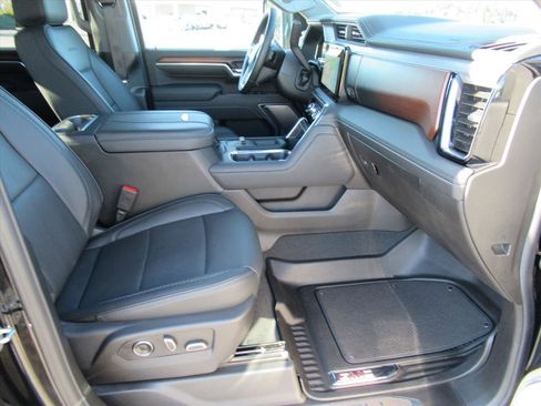 Used 2025 GMC Sierra 3500 Denali w/ Denali Reserve Package image 14