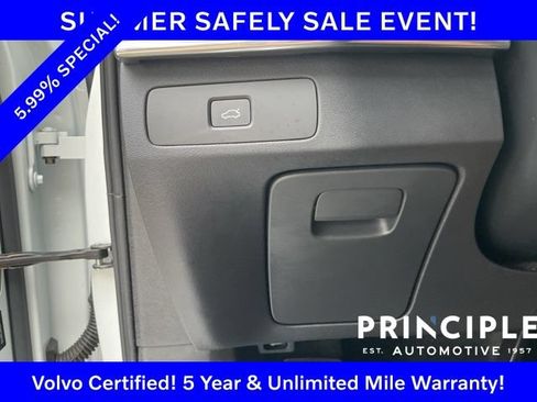 Certified 2023 Volvo XC90 B5 Plus AWD/4WD image 26