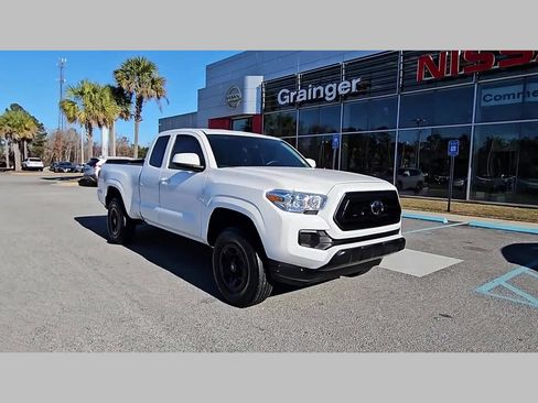 Used 2023 Toyota Tacoma SR image 17