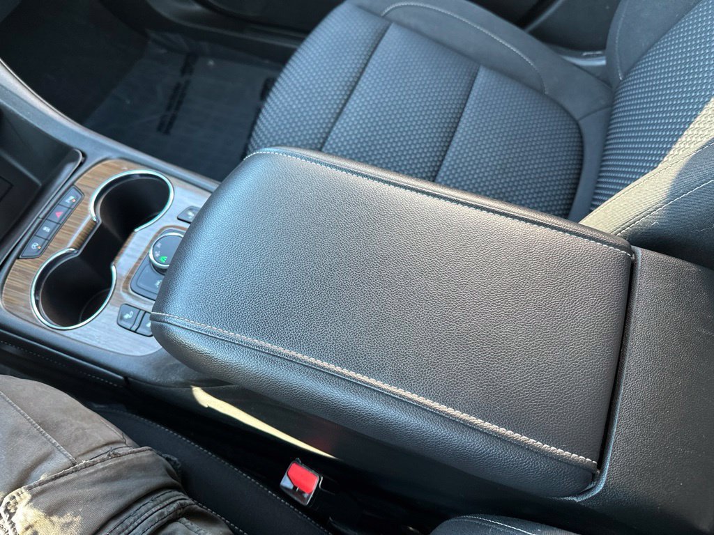 Used 2023 GMC Acadia SLE w/ Driver Convenience Package FWD image 33