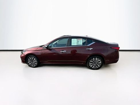 Certified 2024 Nissan Altima 2.5 SV FWD image 7