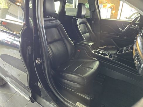 Used 2021 Lincoln Corsair AWD w/ Premium Package image 15