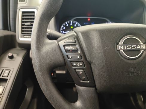 Used 2024 Nissan Frontier SV image 16