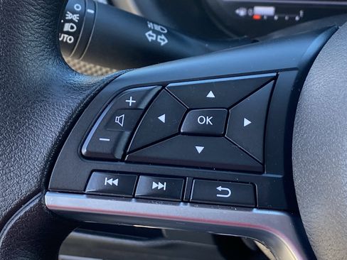 Certified 2024 Nissan Kicks SV image 27