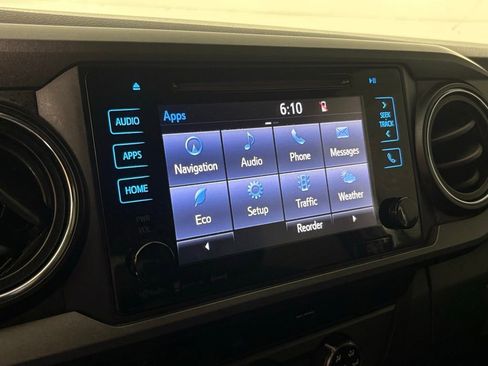 Used 2018 Toyota Tacoma TRD Off-Road w/ Technology Package AWD/4WD image 27