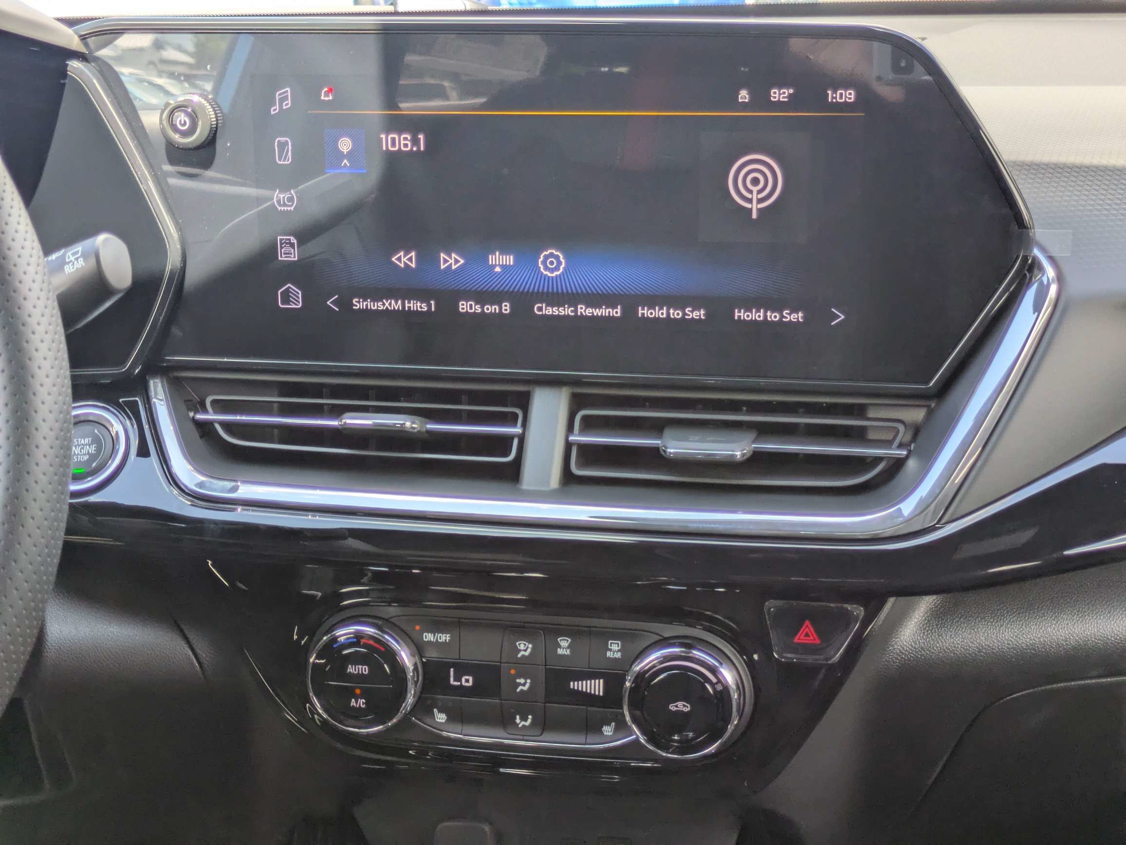 New 2026 Chevrolet Trax RS w/ Sunroof Package FWD image 5