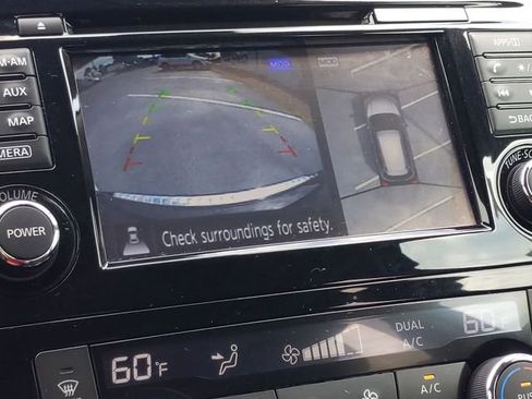 Used 2017 Nissan Rogue SL w/ SL Premium Package image 25