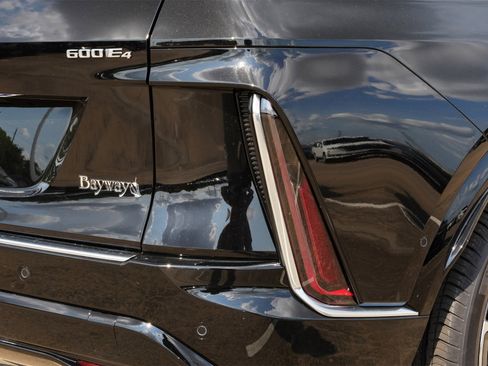 New 2025 Cadillac Lyriq Luxury image 23