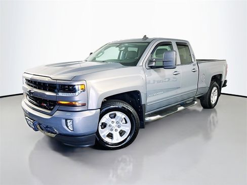 Used 2017 Chevrolet Silverado 1500 LT w/ All Star Edition image 3