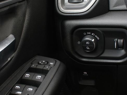 New 2026 RAM 1500 Express image 12