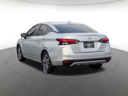 Used 2023 Nissan Versa SV image 7