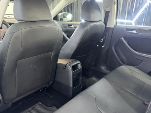 Used 2012 Volkswagen Jetta SE image 43