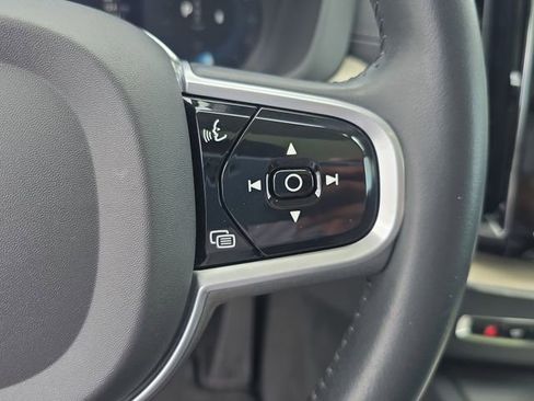 Used 2022 Volvo XC60 B5 Inscription FWD image 20